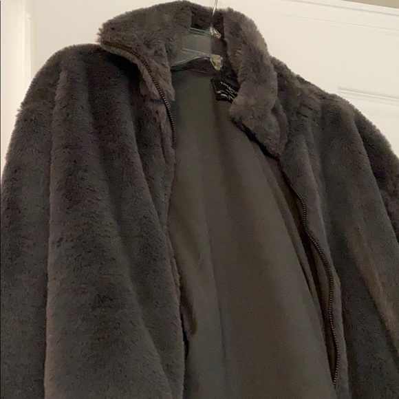 Fuzzy gray jacket - Picture 2 of 3